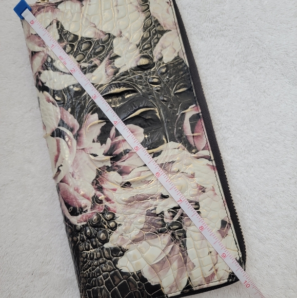 Brahmin Skyler Eden Melbourne Travel Wallet - Picture 7 of 13